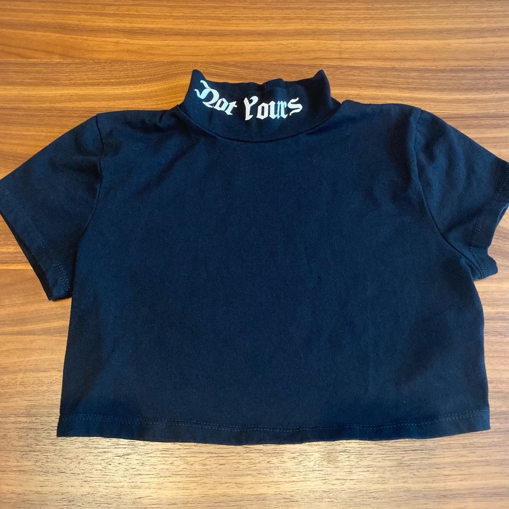 Fashion nova black crop top (M)